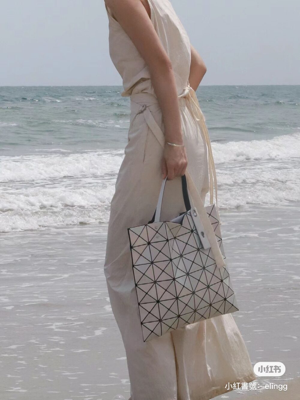 BAO BAO  三宅一生 ISSEY MIYAKE 6×6 #Beige奶茶色