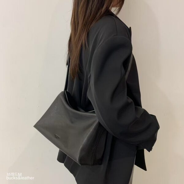 IMG_6893 韓國 Bucks&leather 經典側背肩背包 #深咖色