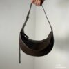 韓國 Bucks&leather 月牙斜背包